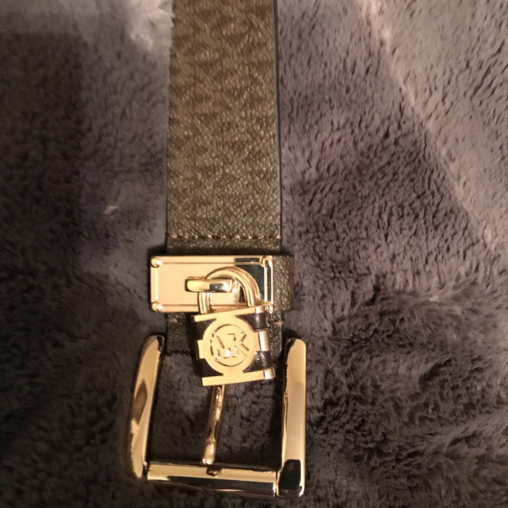 Michael Kors signature belt